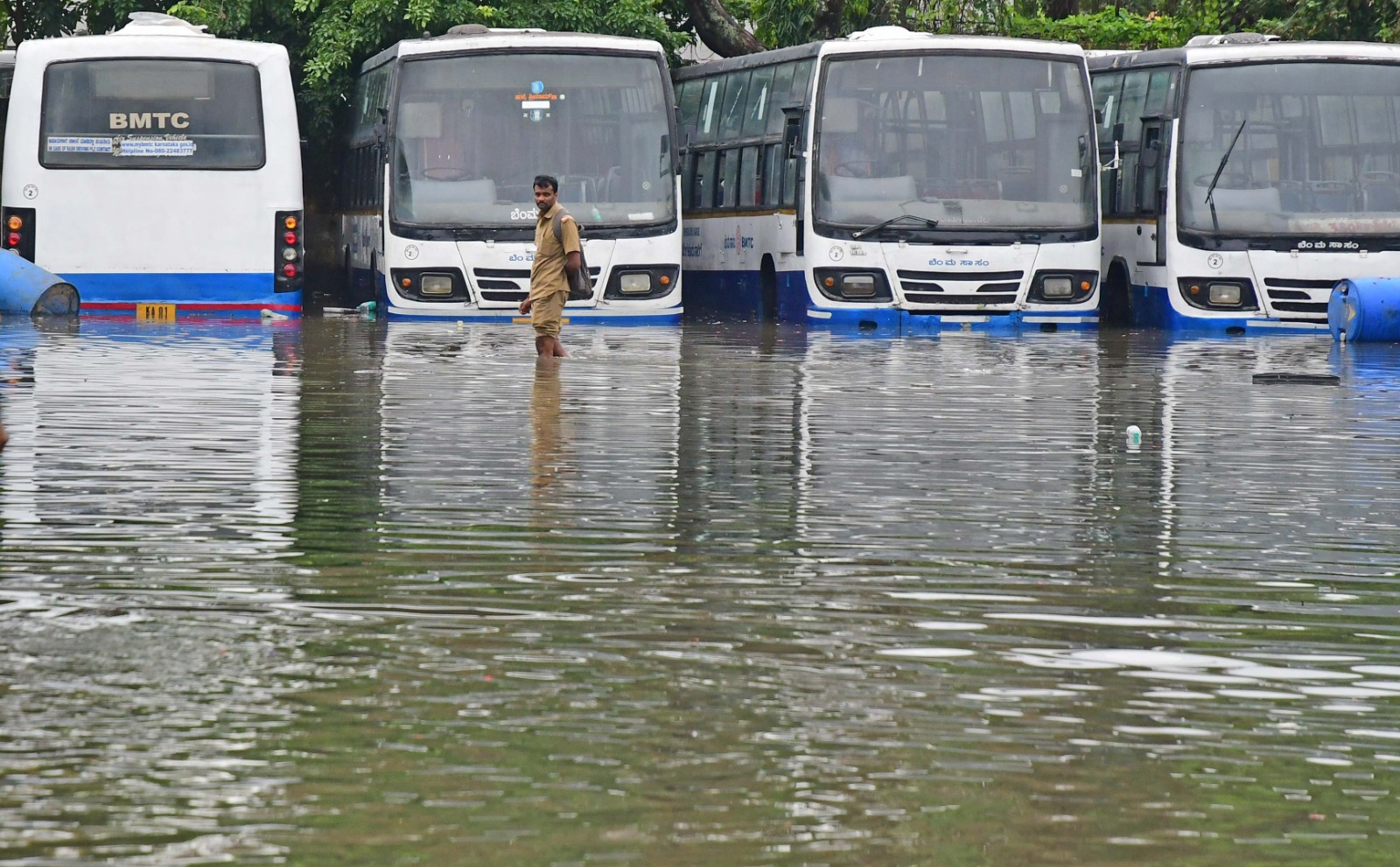 Bengaluru Rains, Bengaluru Floods, bangalore weather, bangalore heavy rainfall today, bangalore heavy rainfall flooding, bengaluru heavy rain forecast, bangalore heavy rainfall alert, rain in bangalore today, bengaluru weather, ind vs sl, asia cup 2022, bangalore floods, bannerghatta road, bangalore rains, bangalore flood today, bengaluru heavy rainfall, weather, 100, bangalore rains, weather today, bangalore heavy rainfall flooding, weather bangalore, bangalore rain, weather forecast, rain, weather report, weather bengaluru, bengaluru floods, bangalore news, rain in bangalore, weather report today, weather forecast bangalore, today rain, bangalore floods, Bangalore, బెంగళూరు వాతావరణం, బెంగళూరులో ఈరోజు భారీ వర్షాలు, బెంగళూరులో భారీ వర్షపాతం వరదలు, బెంగళూరులో భారీ వర్ష సూచన, బెంగళూరులో భారీ వర్ష హెచ్చరిక, బెంగళూరులో నేడు వర్షం, బెంగళూరు వాతావరణం, భారతదేశం vs శ్రీలంక, ఆసియా కప్ 2022, బెంగళూరు వరదలు, బన్నర్‌ఘట్ట రోడ్డు, బెంగళూరు వర్షాలు, ఈరోజు బెంగళూరు వరద, బెంగళూరు భారీ వర్షపాతం, వాతావరణం, 100, బెంగళూరు వర్షాలు, ఈరోజు వాతావరణం, బెంగళూరు భారీ వర్షపాతం వరదలు, బెంగళూరు వాతావరణం, బెంగళూరు వర్షం, వాతావరణ సూచన, వర్షం, వాతావరణ నివేదిక, బెంగళూరు వాతావరణ వాతావరణం, బెంగళూరు వరదలు, బెంగళూరు వార్తలు, బెంగళూరులో వర్షం, ఈరోజు వాతావరణ నివేదిక, బెంగళూరు వాతావరణ సూచన, నేడు వర్షం, బెంగళూరు వరదలు, బెంగళూరు,