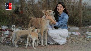 "Discover 10 small acts of kindness that can transform someone's day in under 5 minutes. Research-backed ideas that cost nothing but mean everything. Start spreading positivity today!", kindness, lifestyle tips